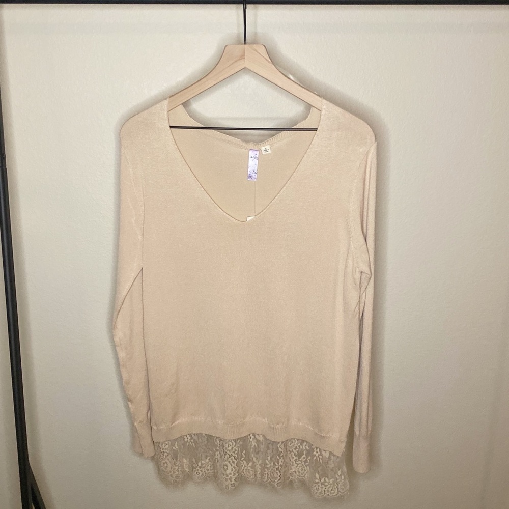 Alya by Francesca’s Lace Trim Sweater